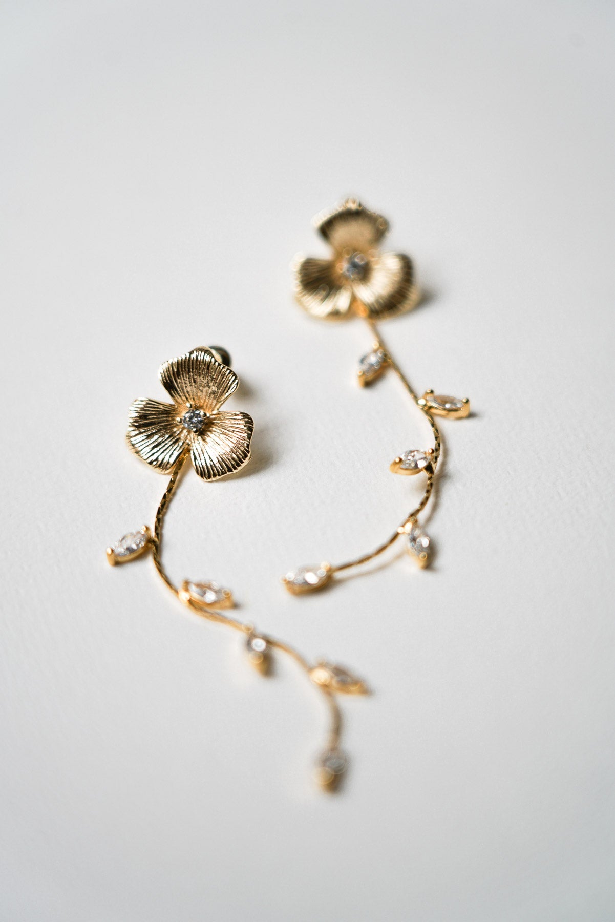 Elegant floral earrings