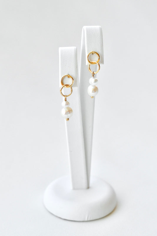 Minimalist Freshwater Pearl Earrings