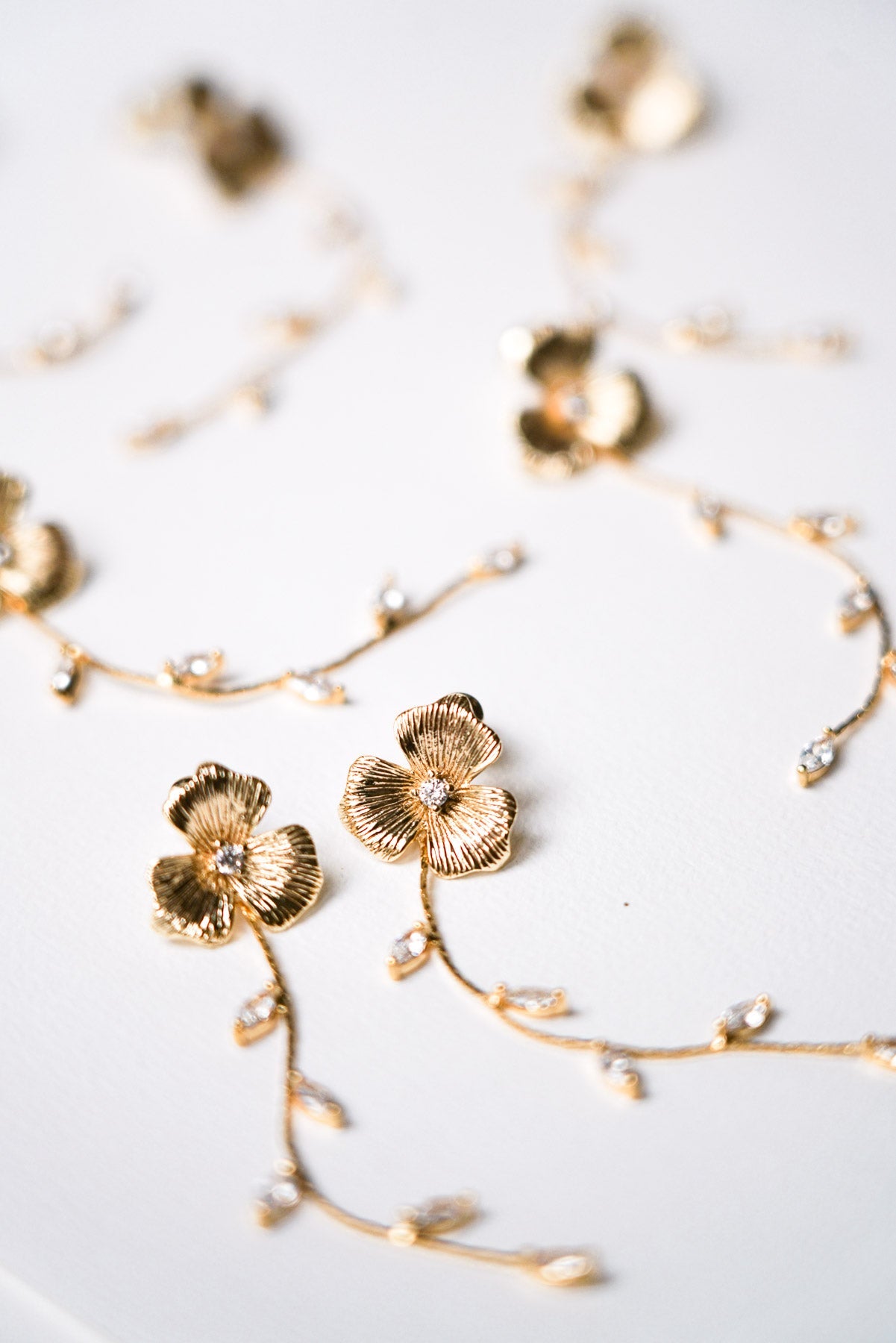 Elegant floral earrings