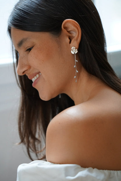Elegant floral earrings