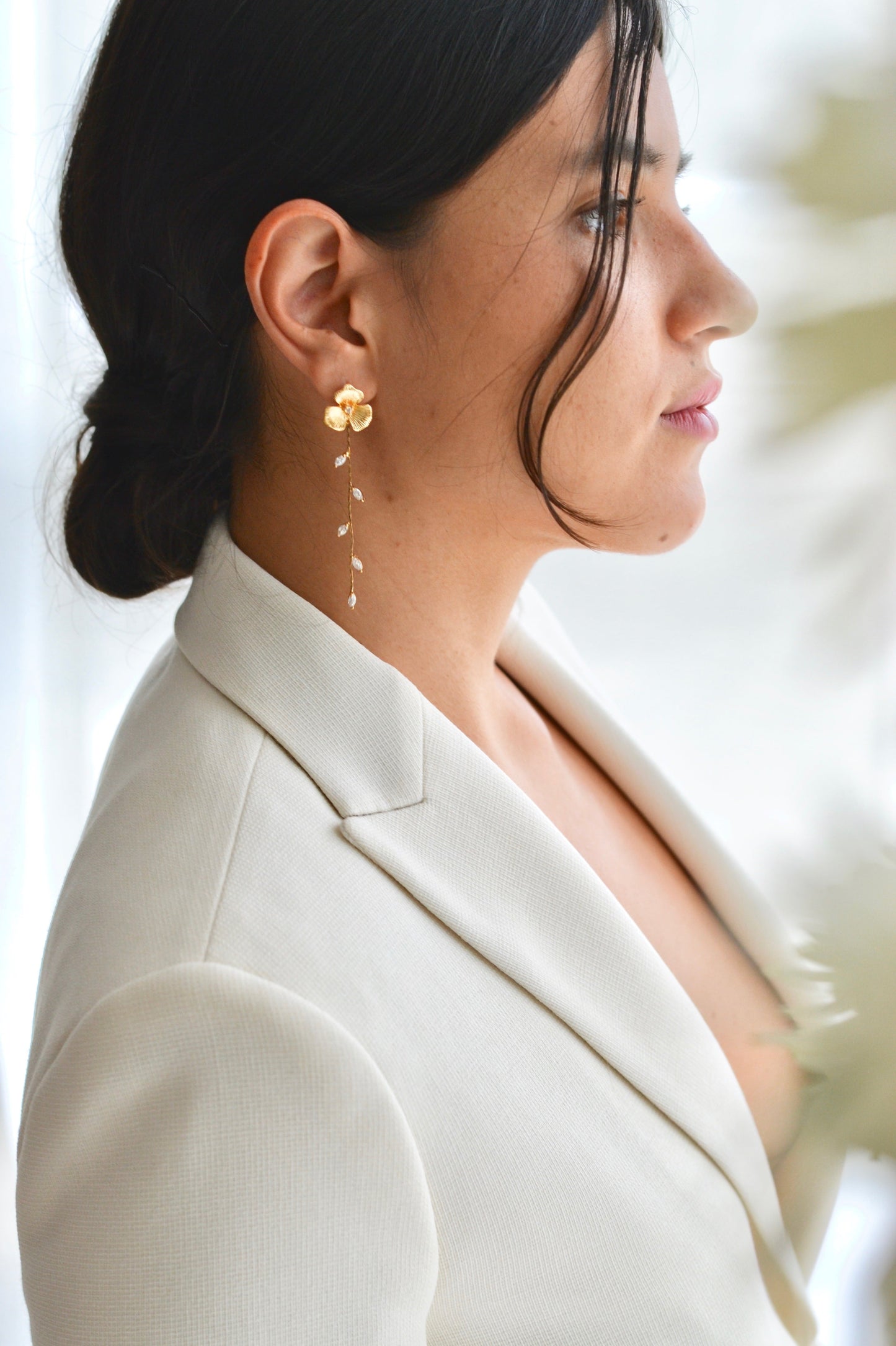 Elegant floral earrings