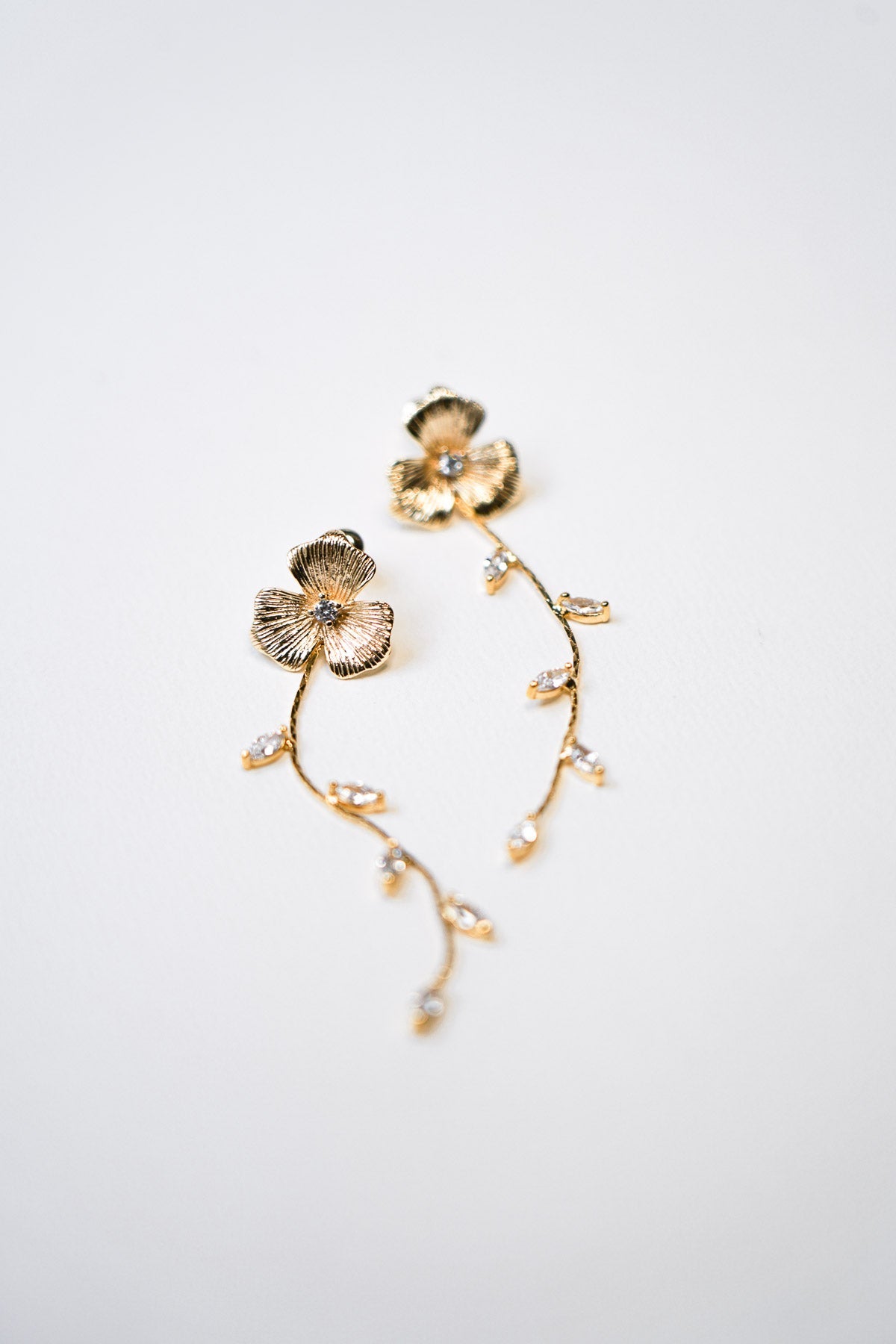 Elegant floral earrings