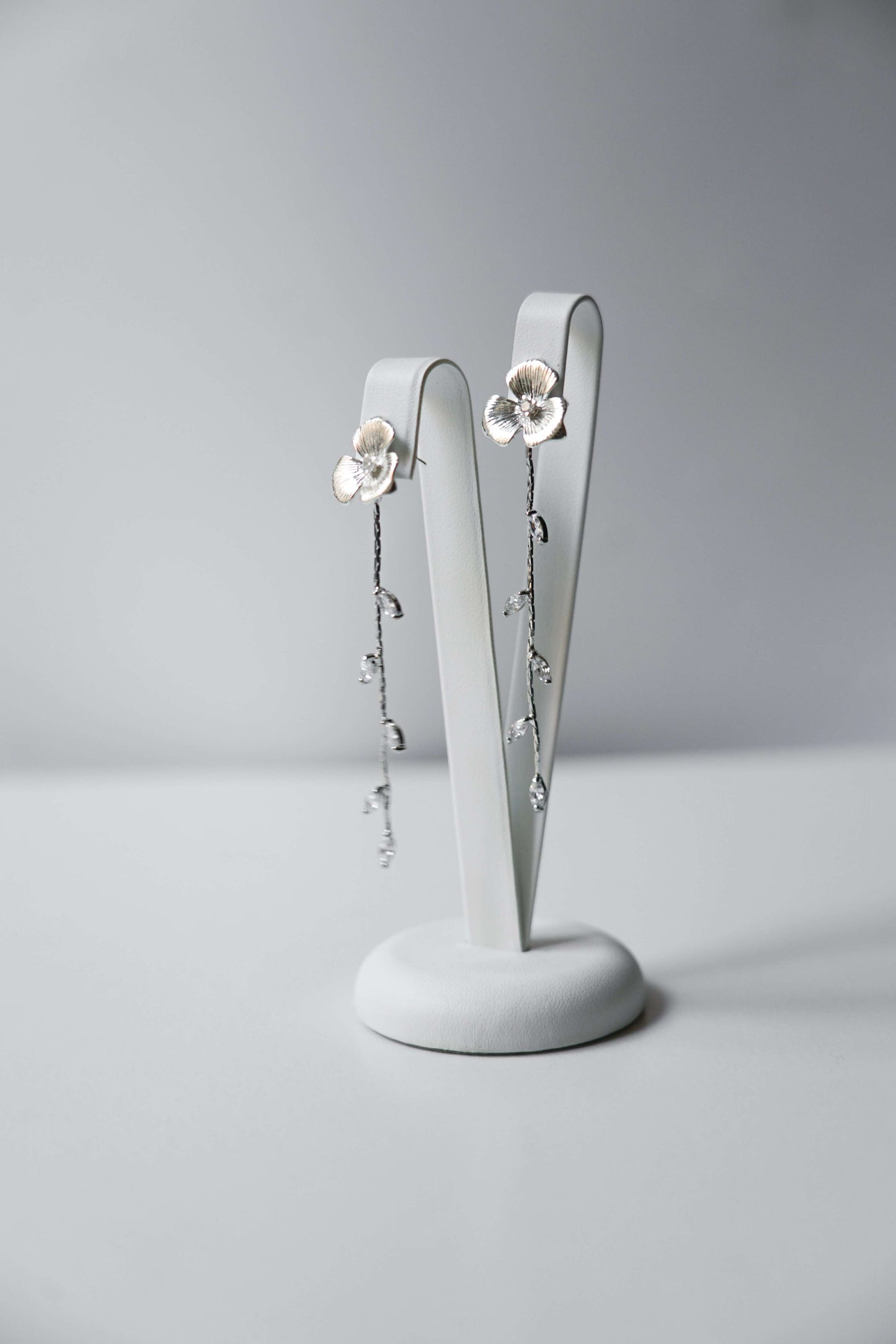Elegant floral earrings