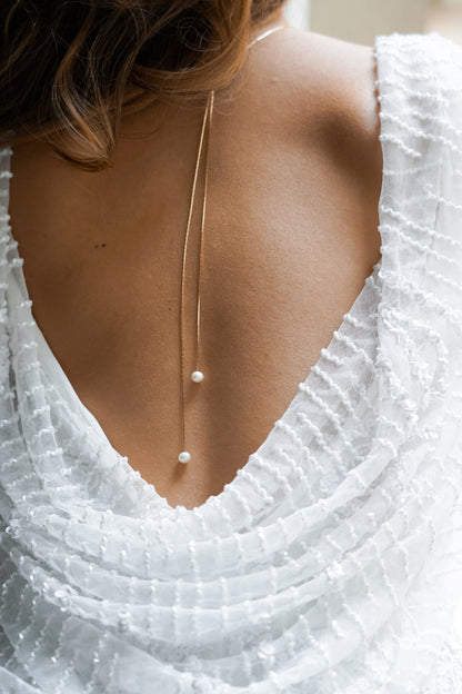 Exquisite - Natural Pearl Back Necklace