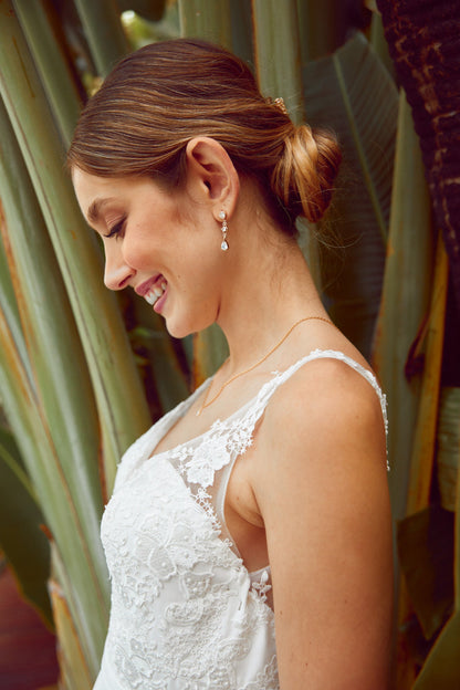 Romantic and elegant back necklace